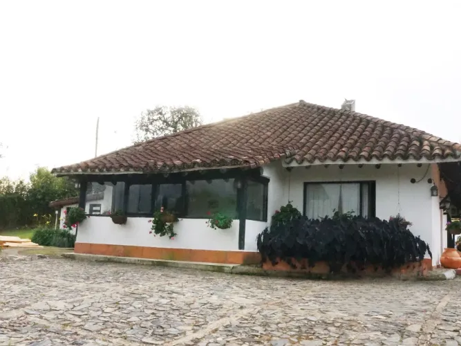 Casa de 3 alcobas en venta en El Carmen de Viboral · foto 5 de 24