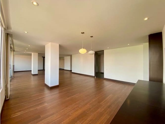 Apartamento de 3 alcobas en venta en El Virrey, Bogotá, 290 m² · foto 4 de 22