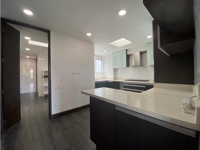 Apartamento de 3 alcobas en venta en El Virrey, Bogotá, 290 m² · foto 9 de 22