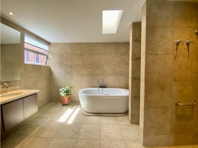 Apartamento de 3 alcobas en venta en El Virrey, Bogotá, 290 m² · foto 11 de 22