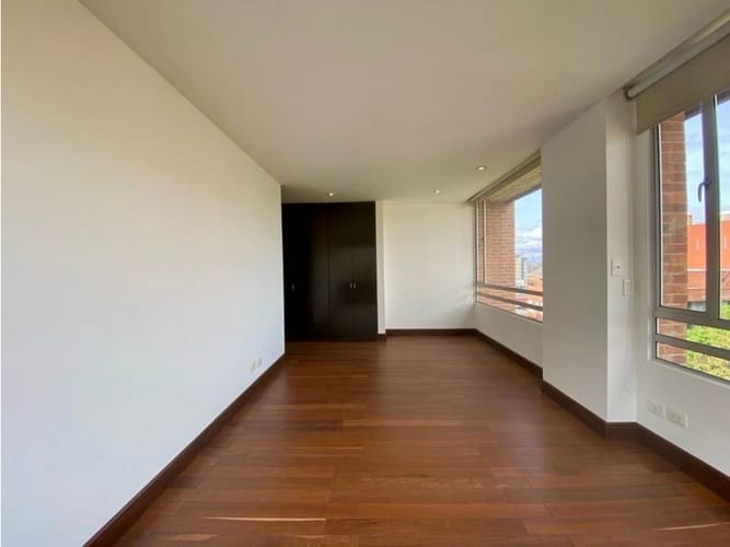 Apartamento de 3 alcobas en venta en El Virrey, Bogotá, 290 m² · foto 13 de 22