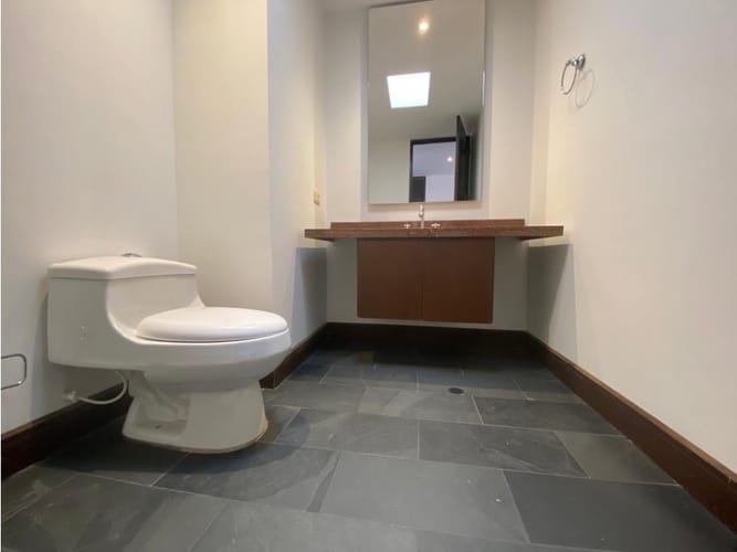 Apartamento de 3 alcobas en venta en El Virrey, Bogotá, 290 m² · foto 15 de 22
