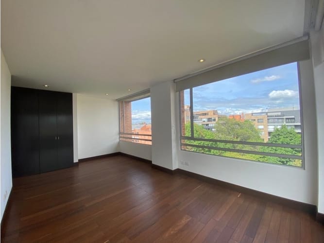 Apartamento de 3 alcobas en venta en El Virrey, Bogotá, 290 m² · foto 18 de 22