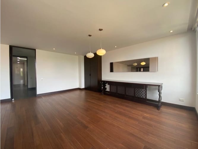 Apartamento de 3 alcobas en venta en El Virrey, Bogotá, 290 m² · foto 21 de 22
