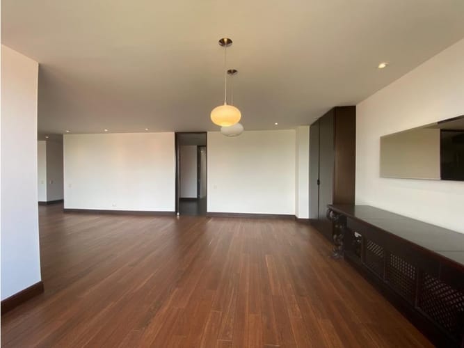 Apartamento de 3 alcobas en venta en El Virrey, Bogotá, 290 m² · foto 22 de 22