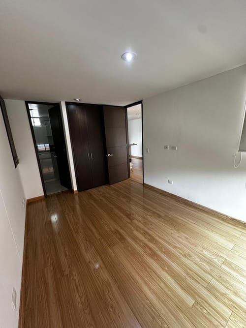Apartamento de 1 alcoba en venta en Bella Suiza, Bogotá, 46 m² · foto 6 de 7