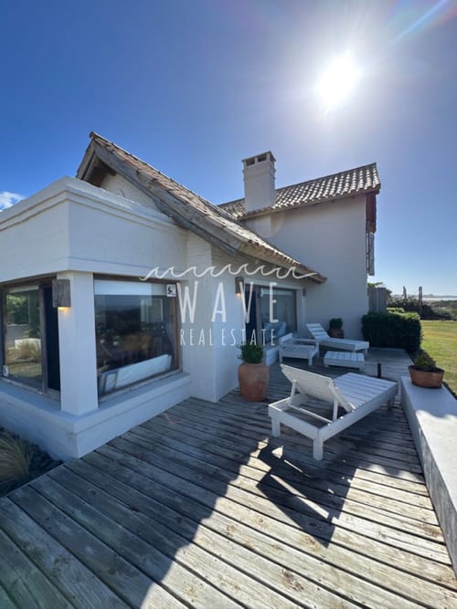 Casa metros del mar en playa Montoya · Foto 2