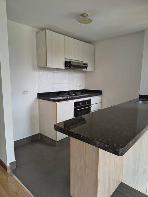 Apartamento de 3 alcobas en venta en Conjunto Residencial Prados Reserva De Madrid, Madrid, 67 m² · foto 5 de 13