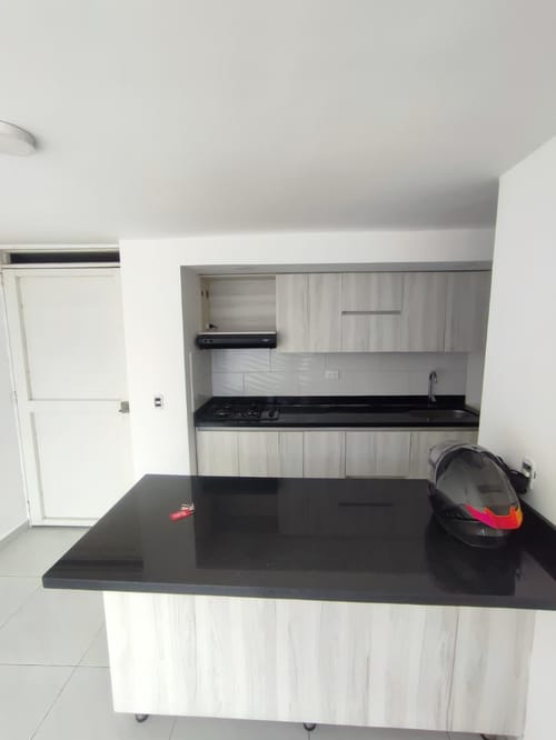Apartamento de 3 alcobas en venta en Las Lomitas, Sabaneta, 52 m² · foto 3 de 8
