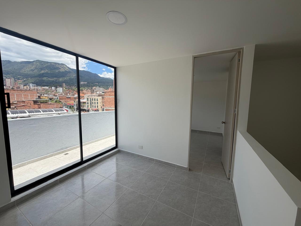 Apartamento en venta en La Milagrosa, Medellín · foto 5 de 8