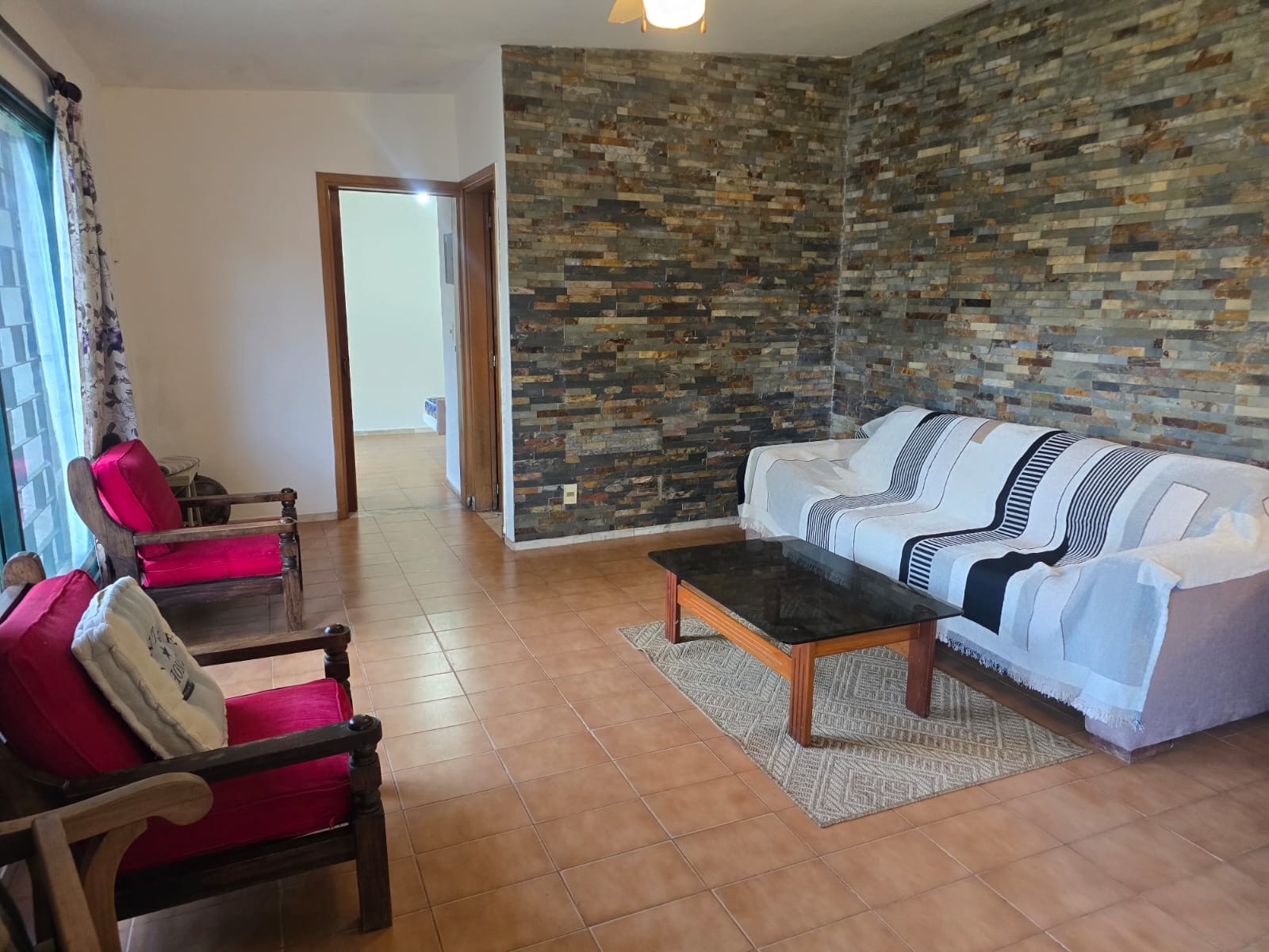 Alquiler Casa Un Dormitorio En El Pinar. Dentro Del Precio Del Alquiler Están Incluidos Ose, Ute Y Wi-Fi. · Foto 4