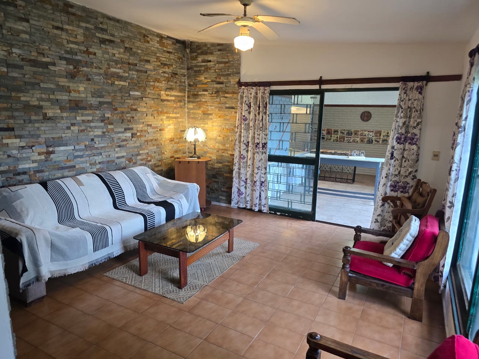 Alquiler Casa Un Dormitorio En El Pinar. Dentro Del Precio Del Alquiler Están Incluidos Ose, Ute Y Wi-Fi. · Foto 2