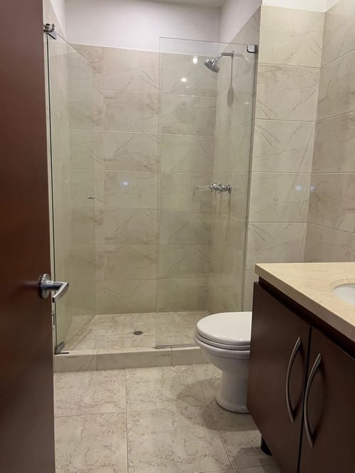 Apartamento de 3 alcobas en arriendo en Chicó Reservado, Bogotá, 180 m² · foto 10 de 15