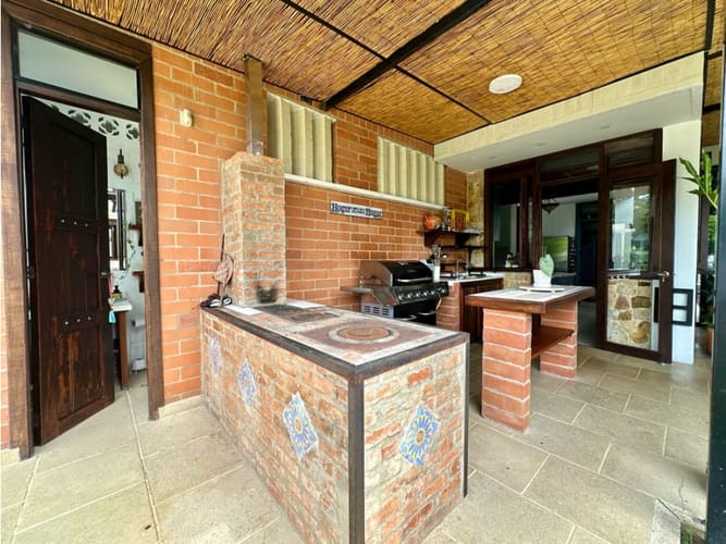 Casa de 5 alcobas en venta en Alfaguara, Jamundí, 323 m² · foto 4 de 24