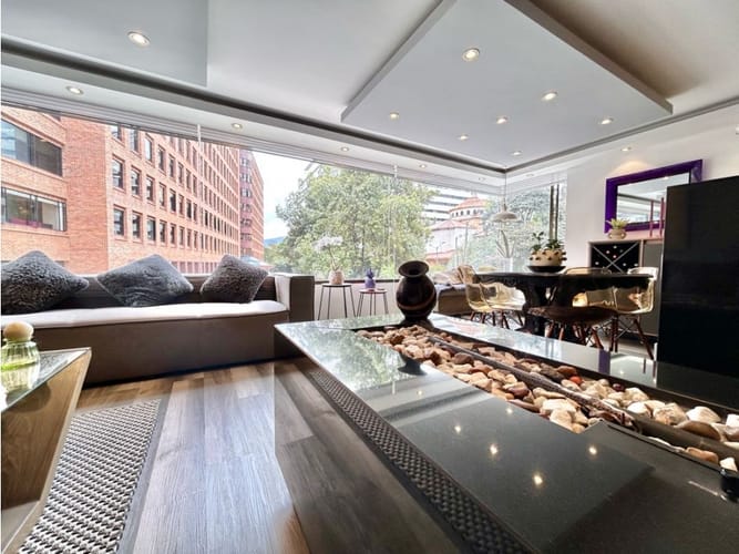 Apartamento de 3 alcobas en venta en Chicó Reservado, Bogotá, 148 m² · foto 2 de 24