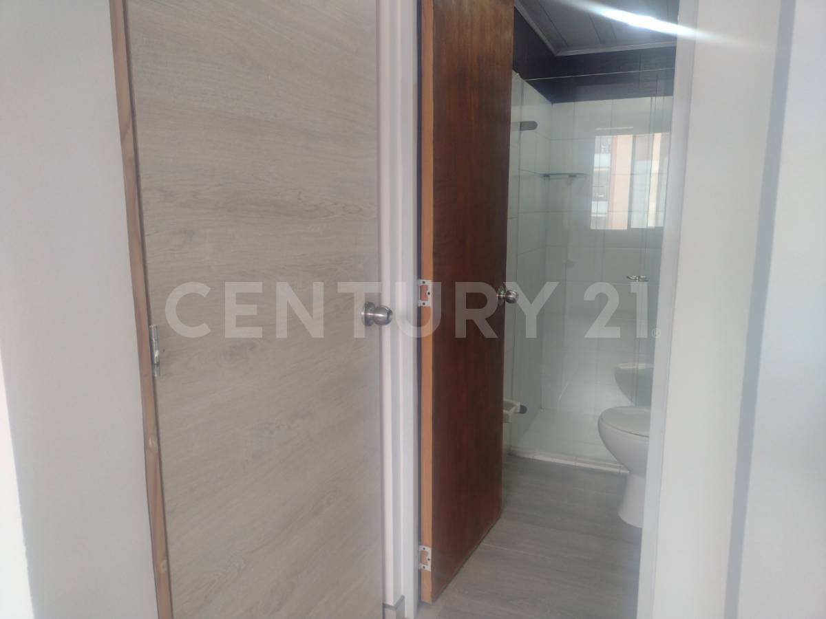 Apartamento en venta en Santa Lucia, Bogotá · foto 8 de 17