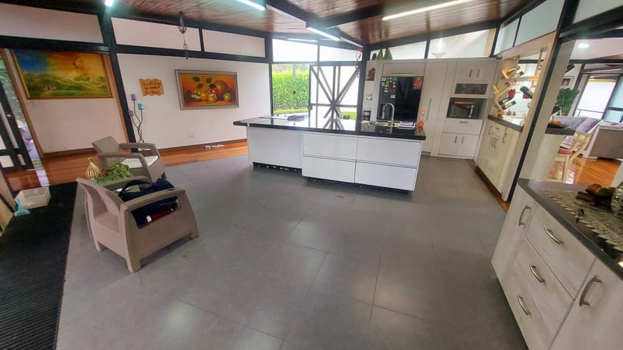 Casa de 3 alcobas en venta en Las Mercedes, Jamundí, 350 m² · foto 2 de 24
