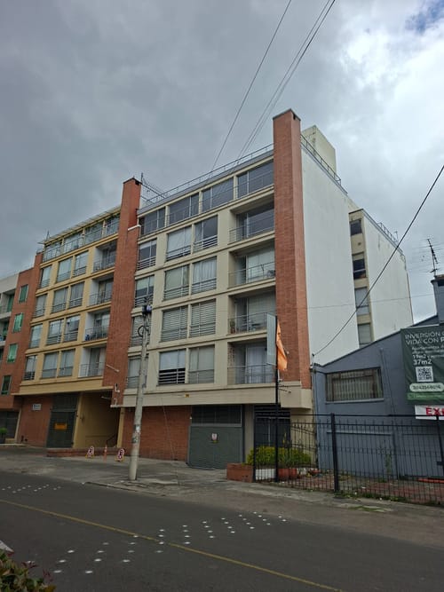Apartamento en venta en Los Cedros, Bogotá · foto 2 de 24