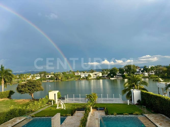 Casa de 4 alcobas en venta en Cn. Lagos Del Peñon, Girardot, 562 m² · foto 4 de 18