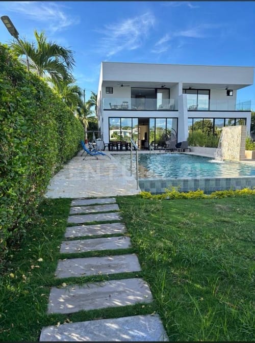Casa de 4 alcobas en venta en Cn. Lagos Del Peñon, Girardot, 562 m² · foto 8 de 18