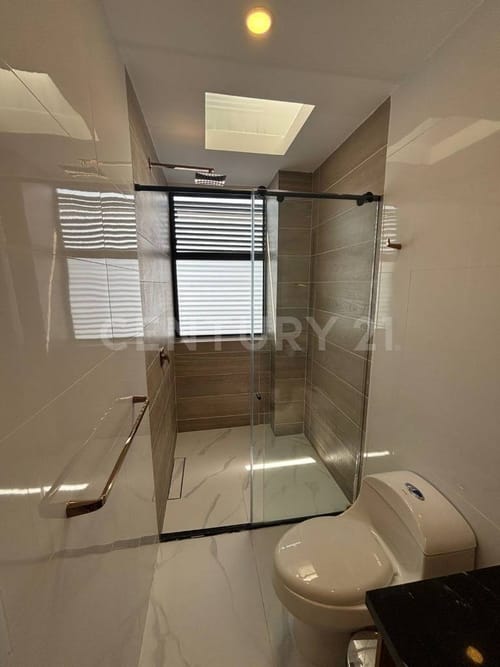 Casa de 4 alcobas en venta en Cn. Lagos Del Peñon, Girardot, 562 m² · foto 18 de 18