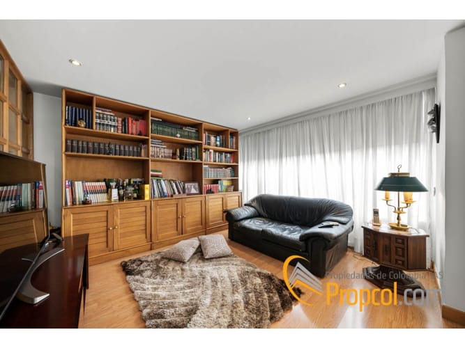 Apartamento de 3 alcobas en venta en Chico Norte, Bogotá, 192 m² · foto 7 de 12