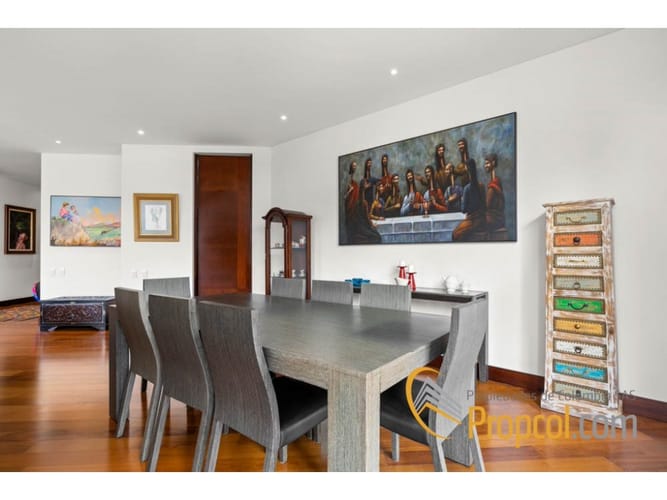 Apartamento de 4 alcobas en venta en Cerros De Niza, Bogotá, 274 m² · foto 3 de 18