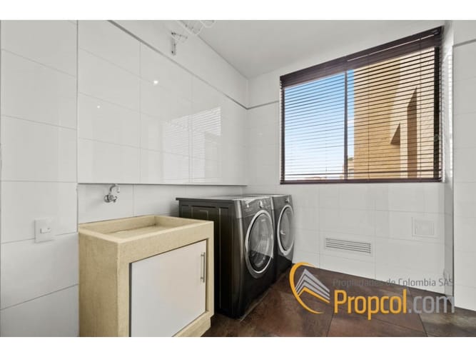 Apartamento de 4 alcobas en venta en Cerros De Niza, Bogotá, 274 m² · foto 6 de 18