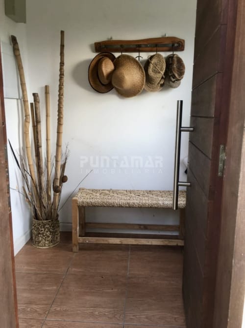 LUMINOSA CASA DE 1 DORMITORIO A METROS DEL PUENTE DE LA BARRA · Photo 3