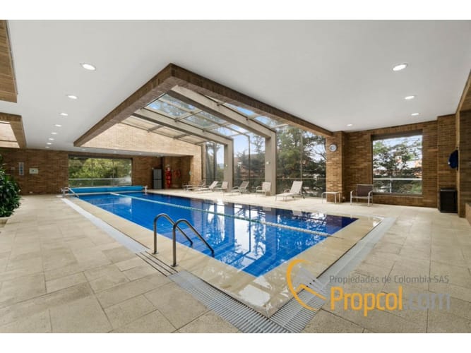 Apartamento de 4 alcobas en venta en Cerros De Niza, Bogotá, 274 m² · foto 16 de 18