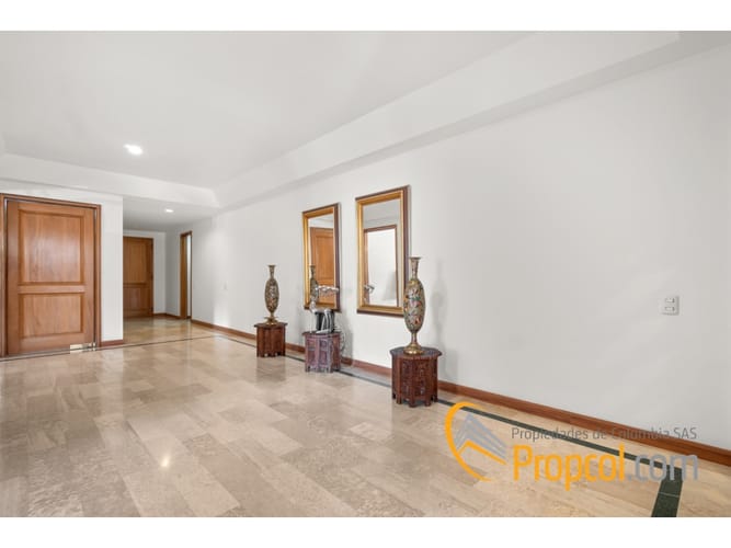 Apartamento en venta en Chico, Bogotá · foto 3 de 17