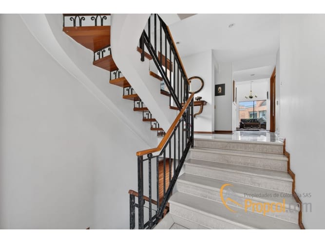 Casa de 3 alcobas en venta en Colinas De Suba, Bogotá, 265 m² · foto 6 de 17