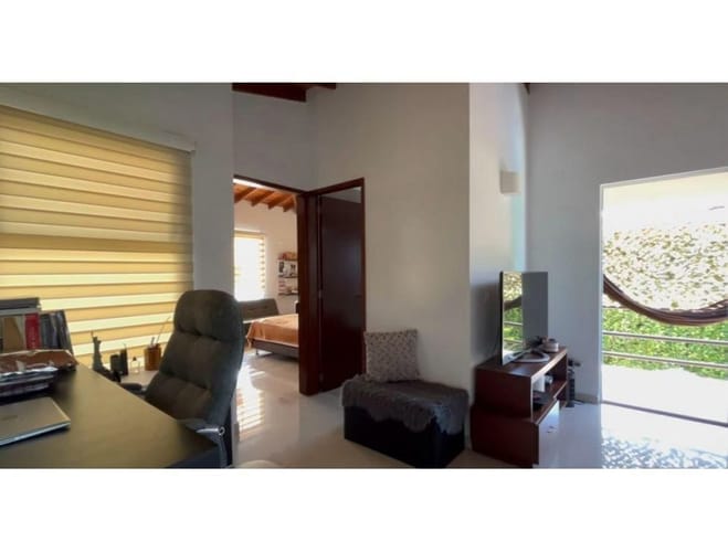 Casa de 3 alcobas en venta en Alfaguara, Jamundí, 228 m² · foto 5 de 14