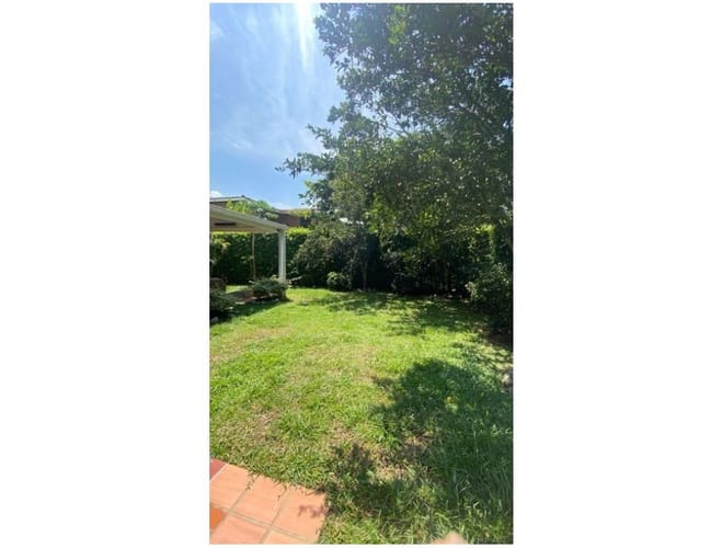 Casa de 5 alcobas en venta en Alfaguara, Jamundí, 320 m² · foto 3 de 9