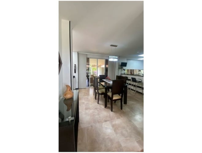 Casa de 5 alcobas en venta en Alfaguara, Jamundí, 320 m² · foto 8 de 9