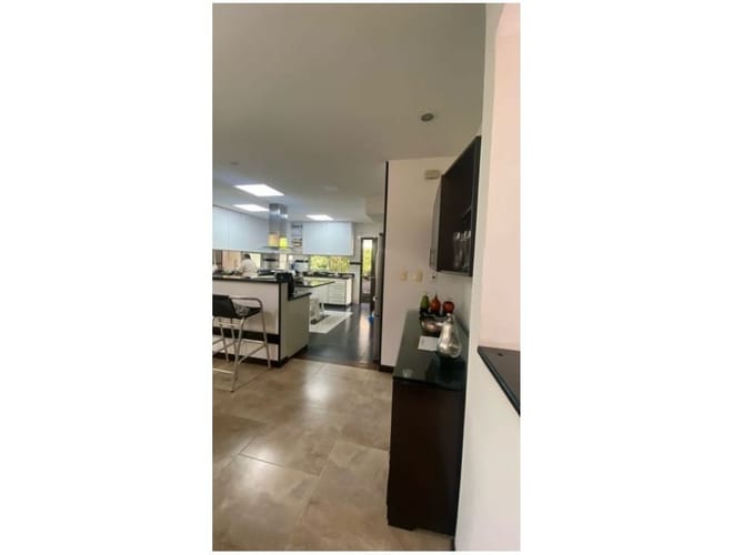 Casa de 5 alcobas en venta en Alfaguara, Jamundí, 320 m² · foto 9 de 9