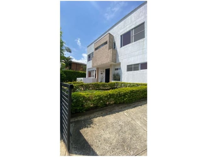 Casa de 5 alcobas en venta en Alfaguara, Jamundí, 320 m² · foto 4 de 9