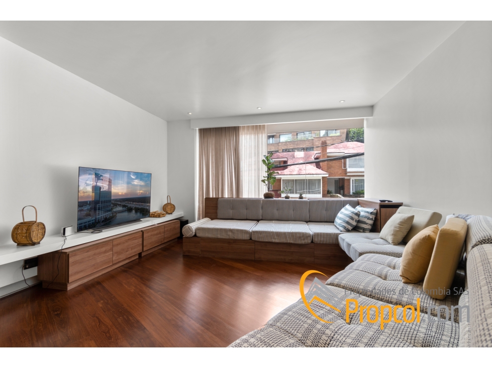 Apartamento en venta en El Chico, Bogotá · foto 2 de 12