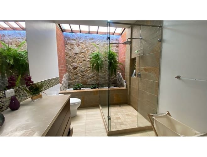 Casa de 3 alcobas en venta en Alfaguara, Jamundí, 280 m² · foto 2 de 19