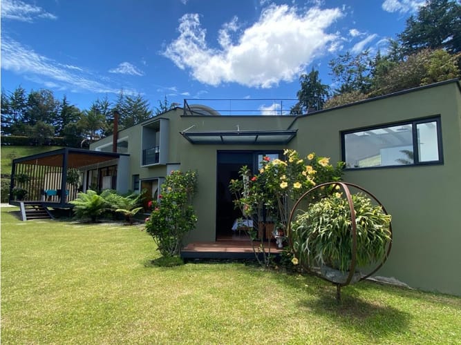 Casa de 3 alcobas en venta en El Centro, Rionegro, 339 m² · foto 2 de 9