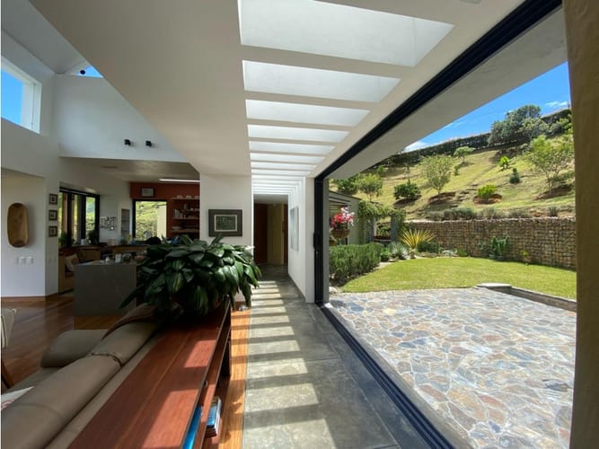 Casa de 3 alcobas en venta en El Centro, Rionegro, 339 m² · foto 9 de 9