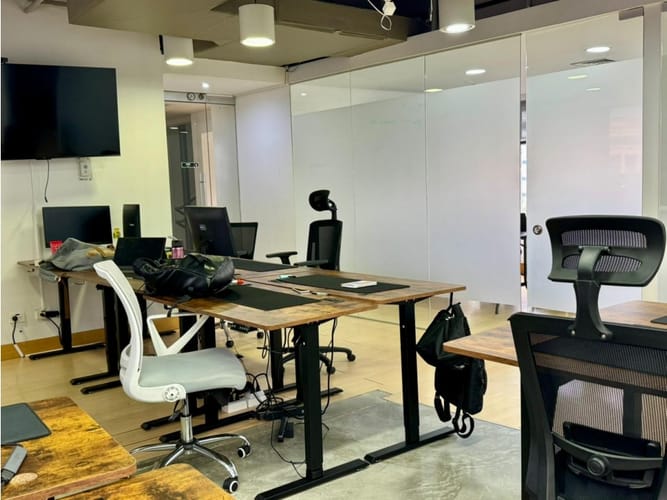 Oficina en venta en El Poblado, Medellín, 119 m² · foto 4 de 21