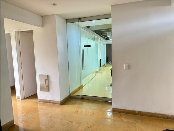 Oficina en venta en El Poblado, Medellín, 119 m² · foto 8 de 21