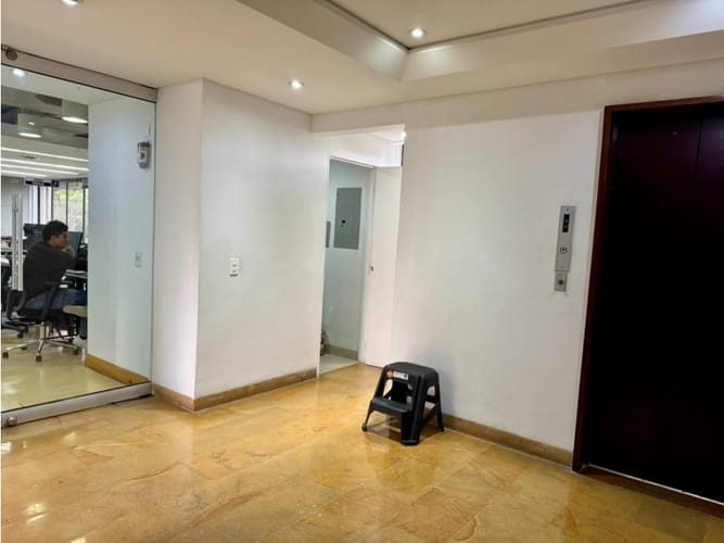 Oficina en venta en El Poblado, Medellín, 119 m² · foto 12 de 21