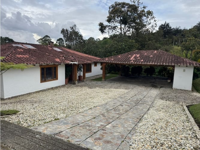 Finca en venta en El Centro, Rionegro, 220 m² · foto 3 de 24