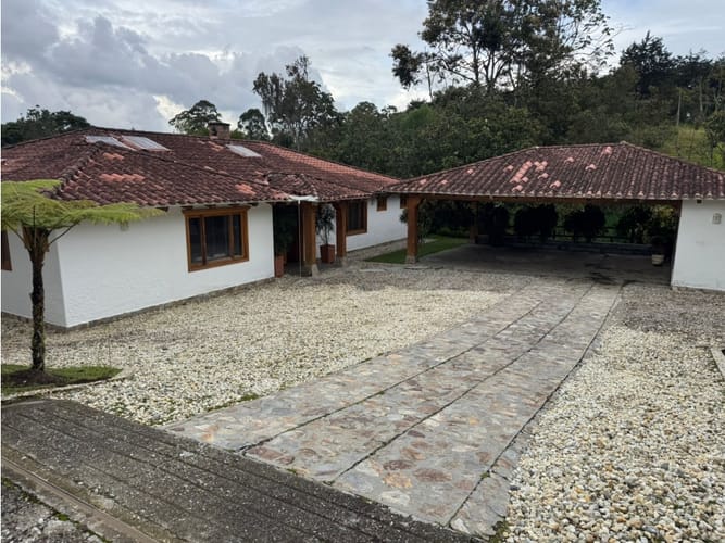 Finca en venta en El Centro, Rionegro, 220 m² · foto 4 de 24