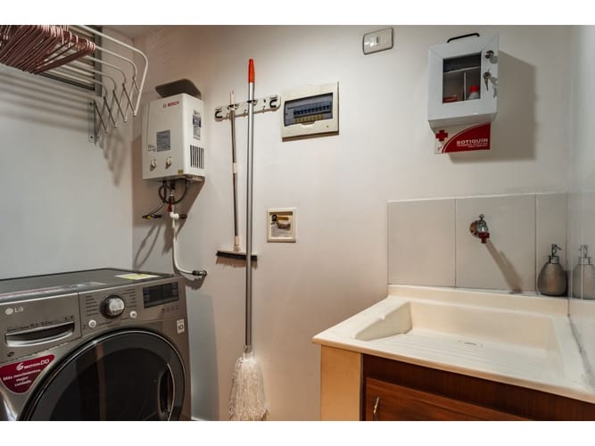 Apartamento de 2 alcobas en arriendo en Loma Del Indio, Medellín, 76 m² · foto 12 de 16