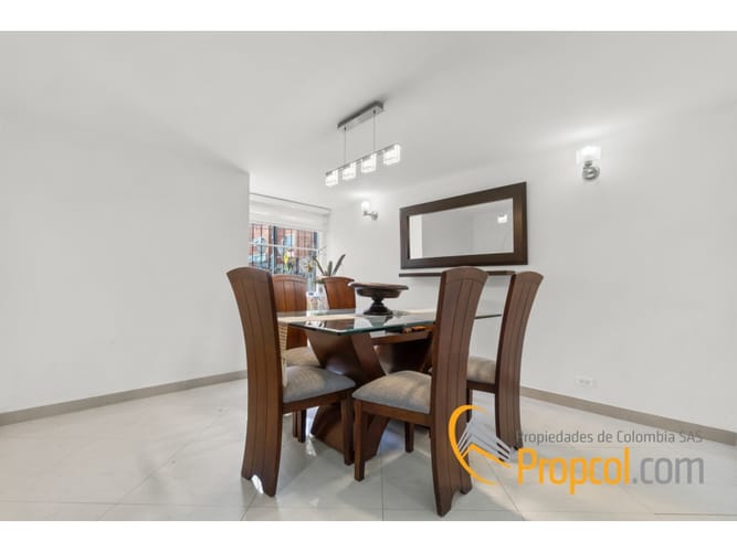 Casa de 6 alcobas en arriendo en El Batán, Bogotá, 350 m² · foto 4 de 13