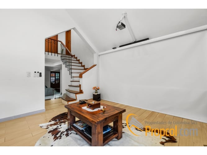 Casa de 6 alcobas en arriendo en El Batán, Bogotá, 350 m² · foto 9 de 13