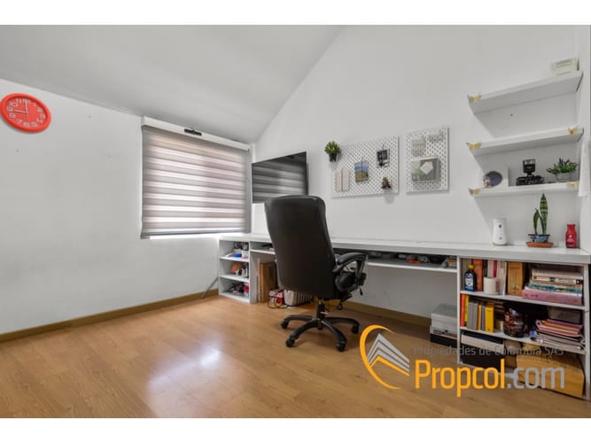 Casa de 6 alcobas en arriendo en El Batán, Bogotá, 350 m² · foto 10 de 13